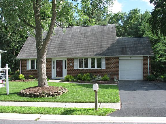2nd image of 937 Alexandria Dr