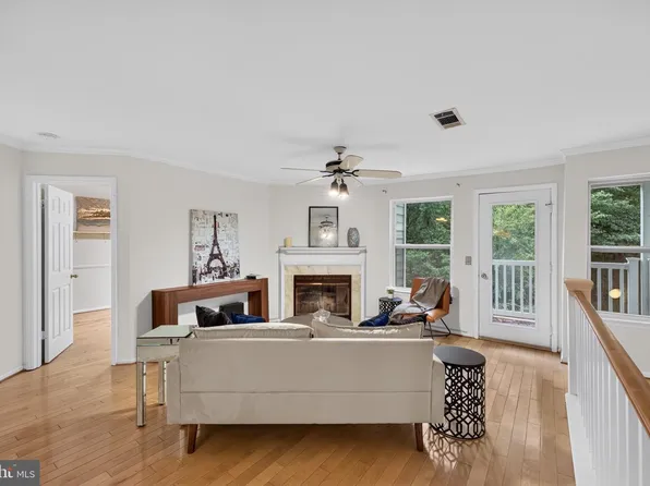 5822 Inman Park Cir #709, Rockville, MD 20852