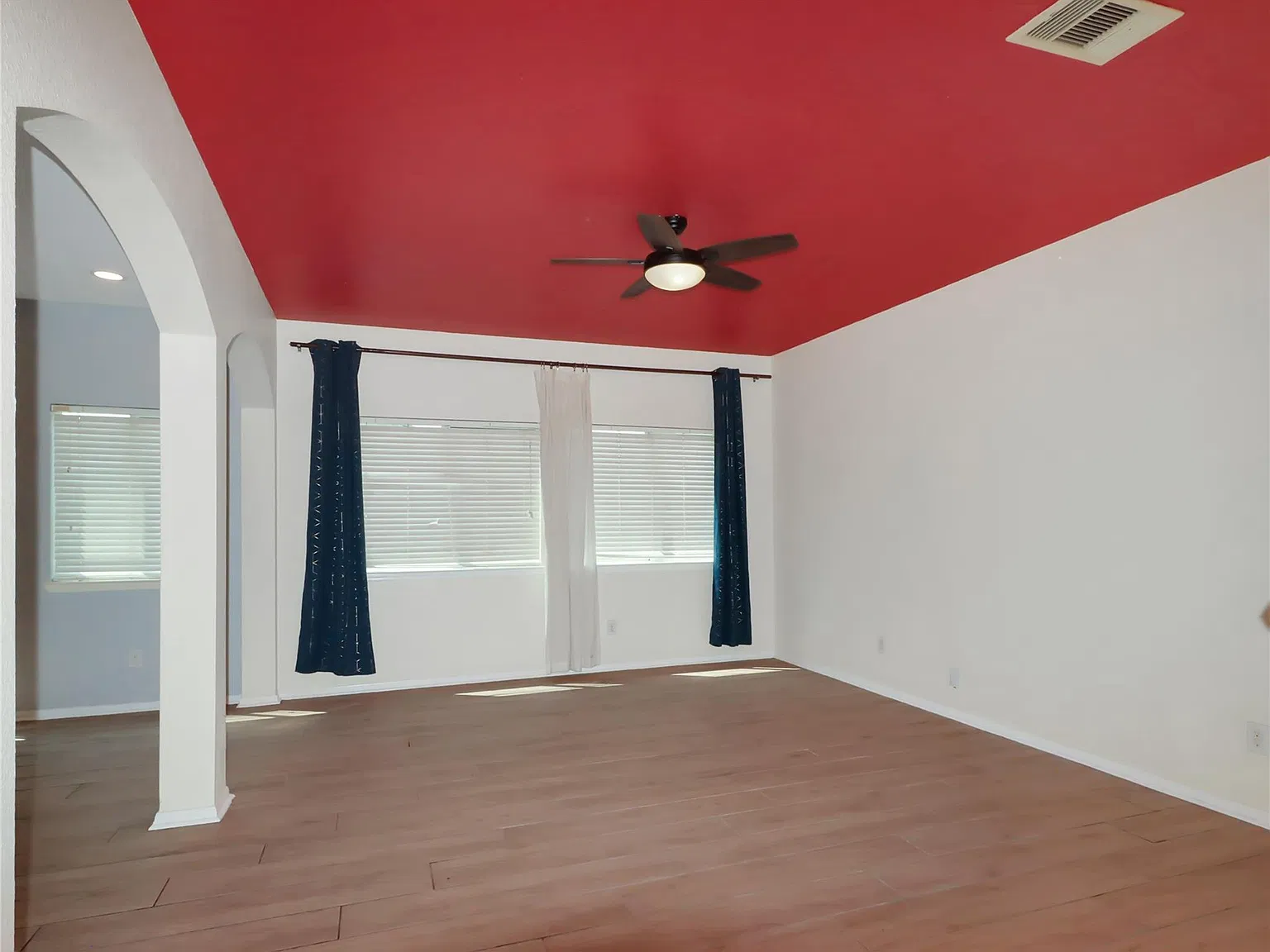 3 bed, 2.5 bath, 1620 sqft, $2,150 — Photo 2