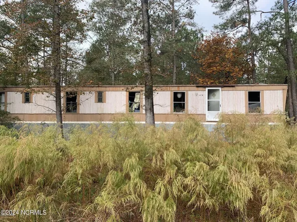 4378 Whitestocking Road, Burgaw, NC 28425