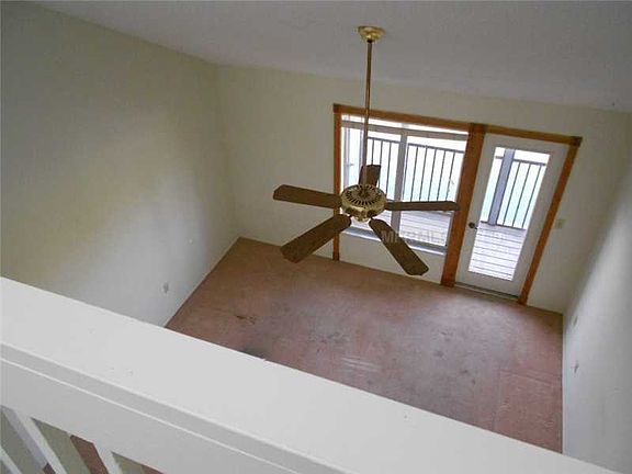 3rd image of 251 Fenwick Dr Unit 6