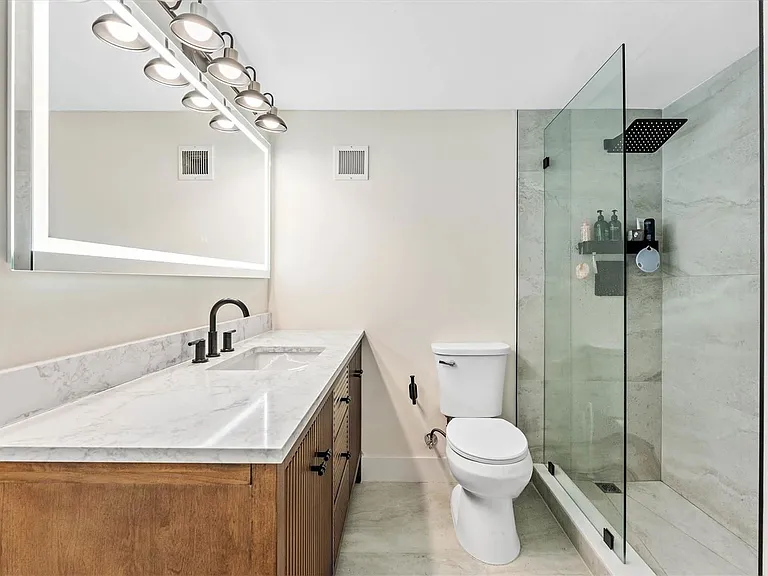 1200 West Ave — Photo 10