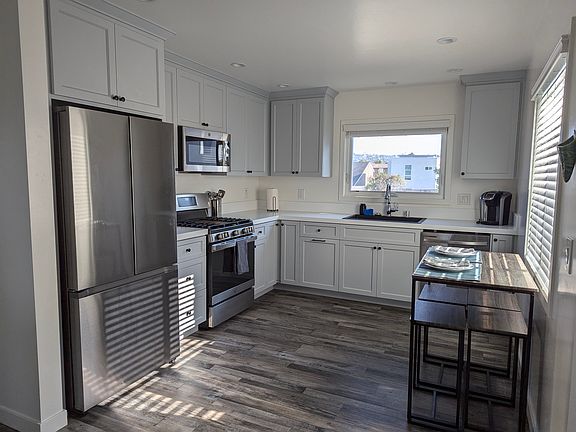 3rd image of 5027 La Dorna St