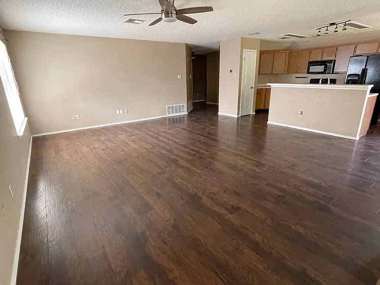 1904 Hollow Ridge Dr — Photo 8