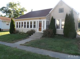 104 N Laurel St, Elmwood, IL 61529