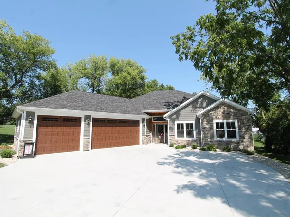 30802 Kramer DRIVE, Waterford, WI 53185