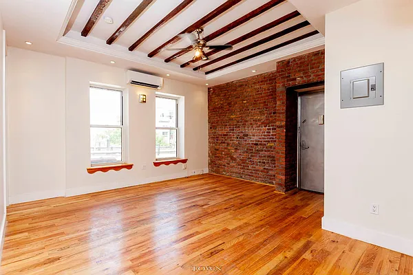 Rented by Elite NY Holdings | media 5