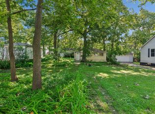 825 Kirkwood Ave, Winthrop Harbor, IL 60096