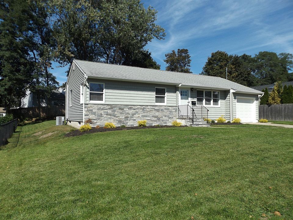 1st image of 23 Hudson Dr