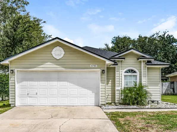 8785 Chambore Dr, Jacksonville, FL 32256