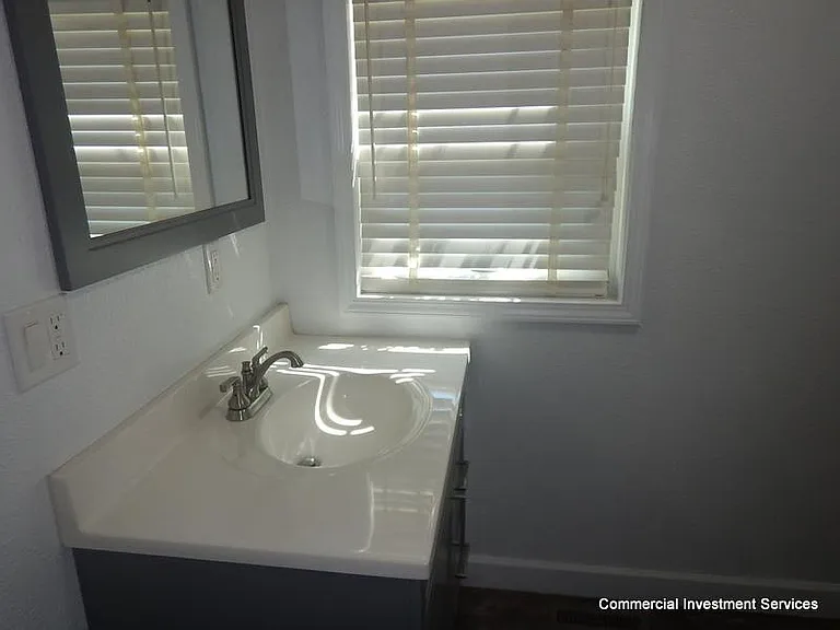 5724 S Beveridge Rd — Photo 8