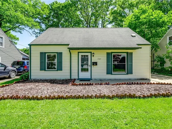 1967 Tudor St, Cuyahoga Falls, OH 44221