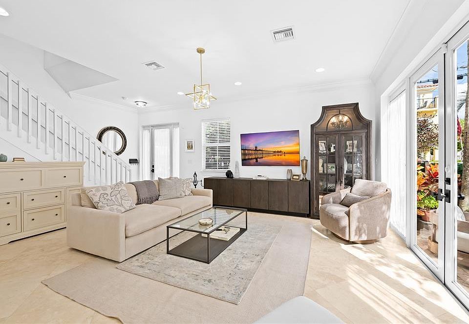 1st image of 920 SW 8th Street