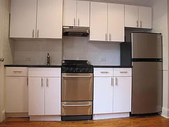 Rented by Metropolis Real Estate of Manhattan