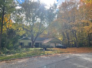 801 Oakland Dr #B, Mount Pleasant, MI 48858