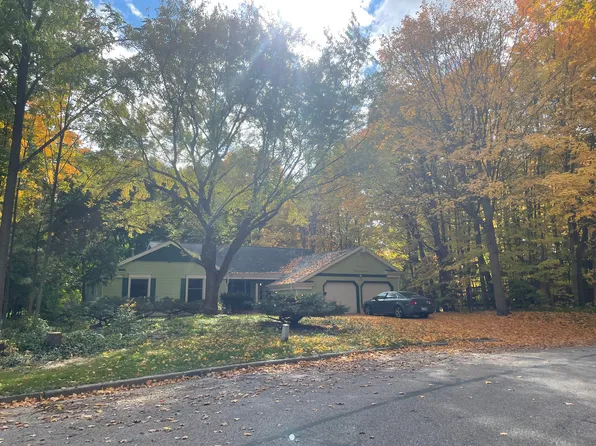 801 Oakland Dr #B, Mount Pleasant, MI 48858