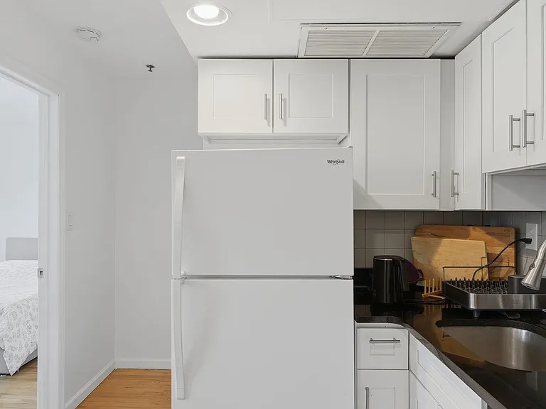 457 2nd St #6 — Photo 6