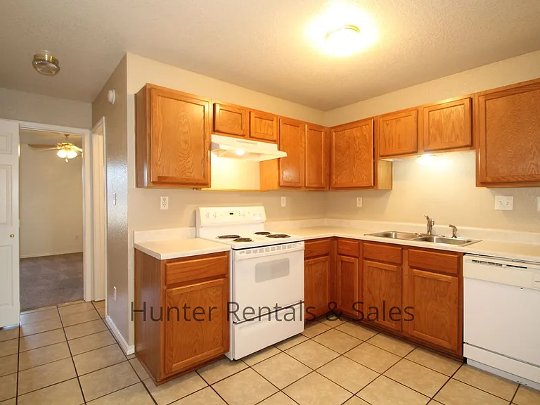 2809D Leroy Cir — Photo 7