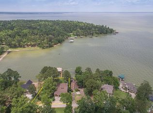 121 Holiday Ln, Coldspring, TX 77331