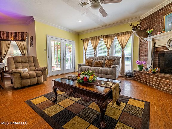 4th image of 135 Cherrybark Ln