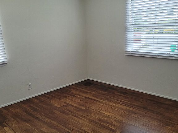 5th image of 3609 Ingraham St