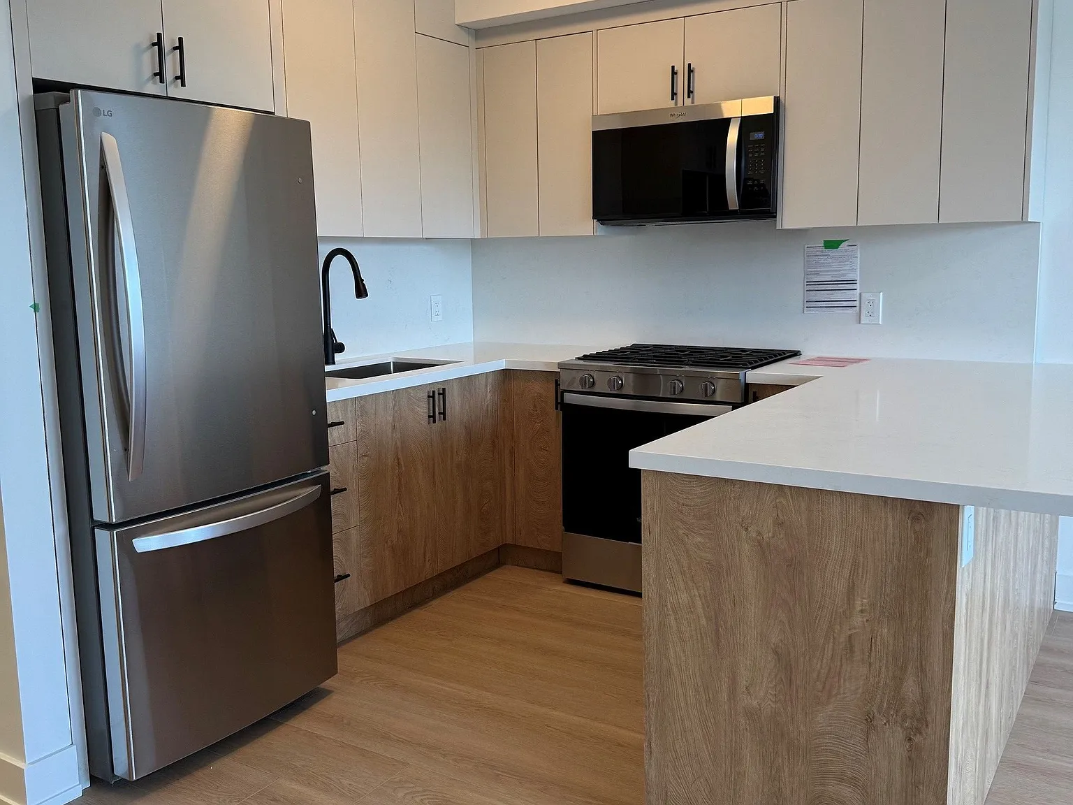 2 bed, $3,000 — Photo 4
