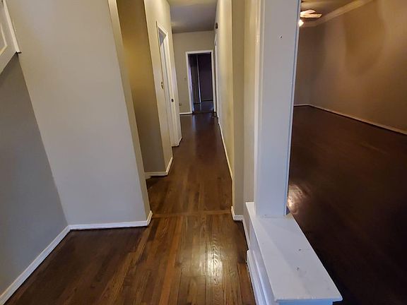 3rd image of 5726 S Winchester Ave