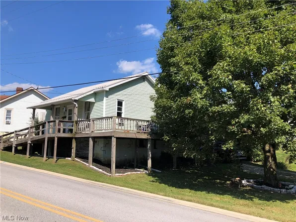 375 S Lincoln Ave, Barnesville, OH 43713