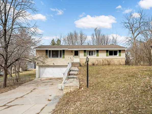106 Park St W, Cannon Falls, MN 55009