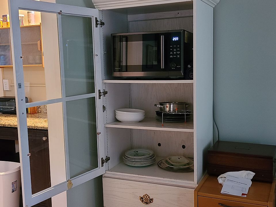Kitchen supplies, storage