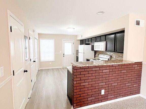 4th image of 2264 McCormick Ln APT A