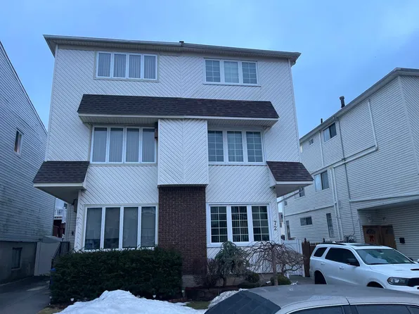 72 Green Valley Rd, Staten Island, NY 10312