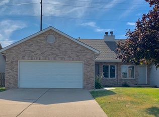 2815 Cronin Dr, Springfield, IL 62711