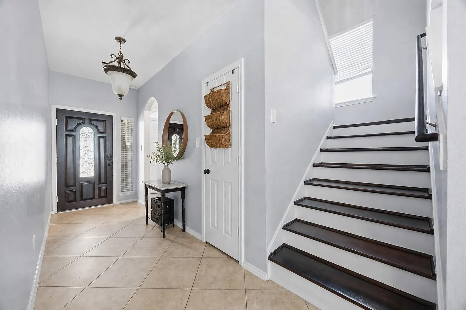 4 bed, 2.5 bath, 3136 sqft, $3,100 — Photo 3