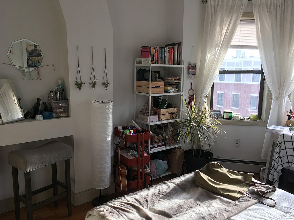 2nd image of 1021 Tremont St #4F