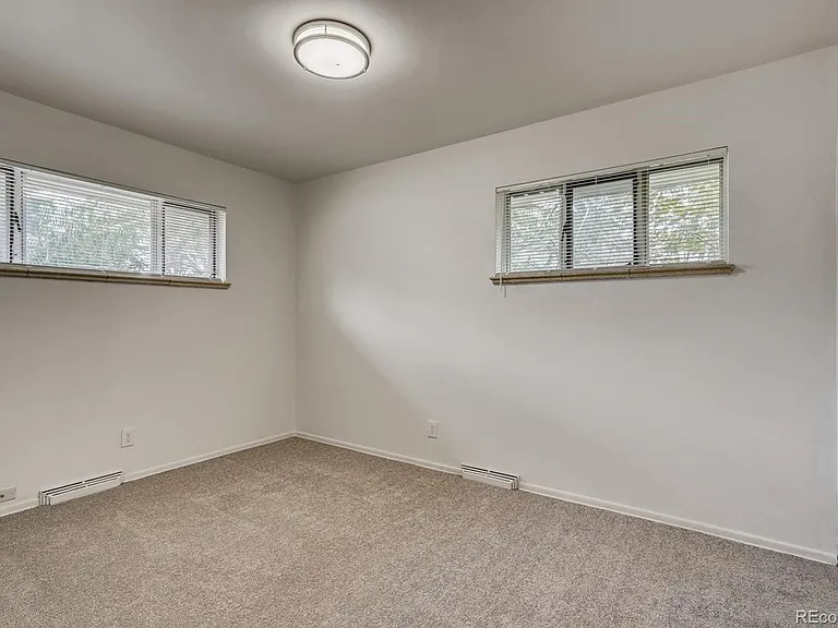 8521 Crescent Dr — Photo 16