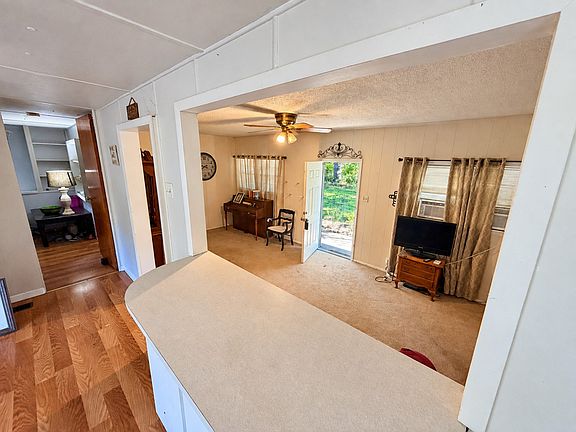 5th image of 3048 Green Meadows Rd