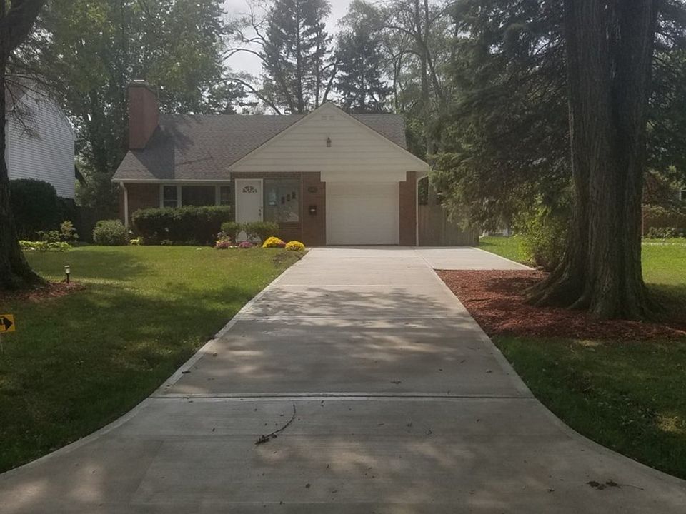 1st image of 1450 Ferndale Ave