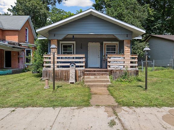 3rd image of 714 W Blaine Ave