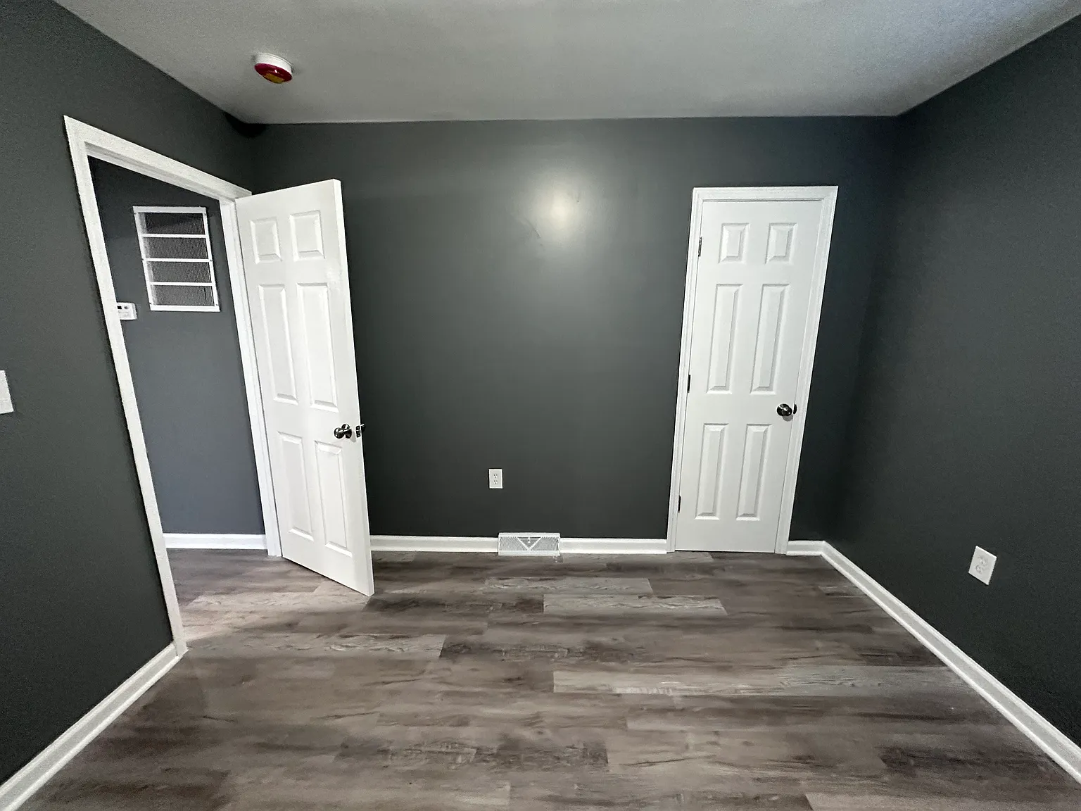 Quint 2 bedroom home — Photo 2