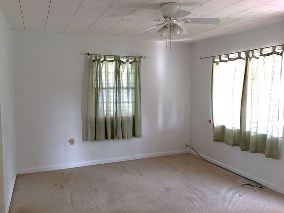 2nd image of 823 S 13th St