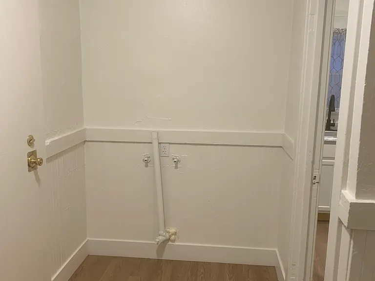 211 1/2 H St #211-1/2 — Photo 10
