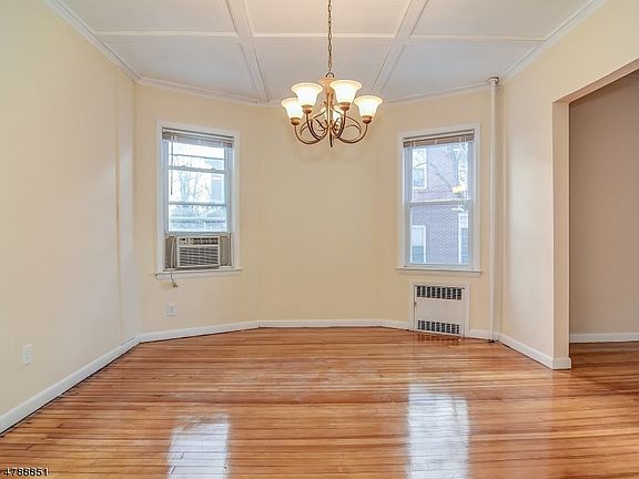 4th image of 82 Park Pl #2