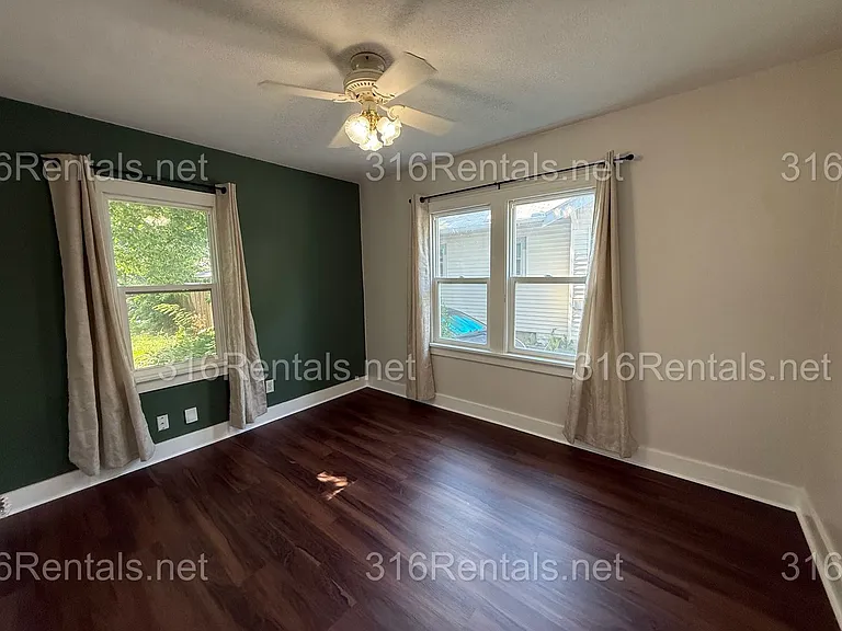 711 S Spruce St — Photo 14