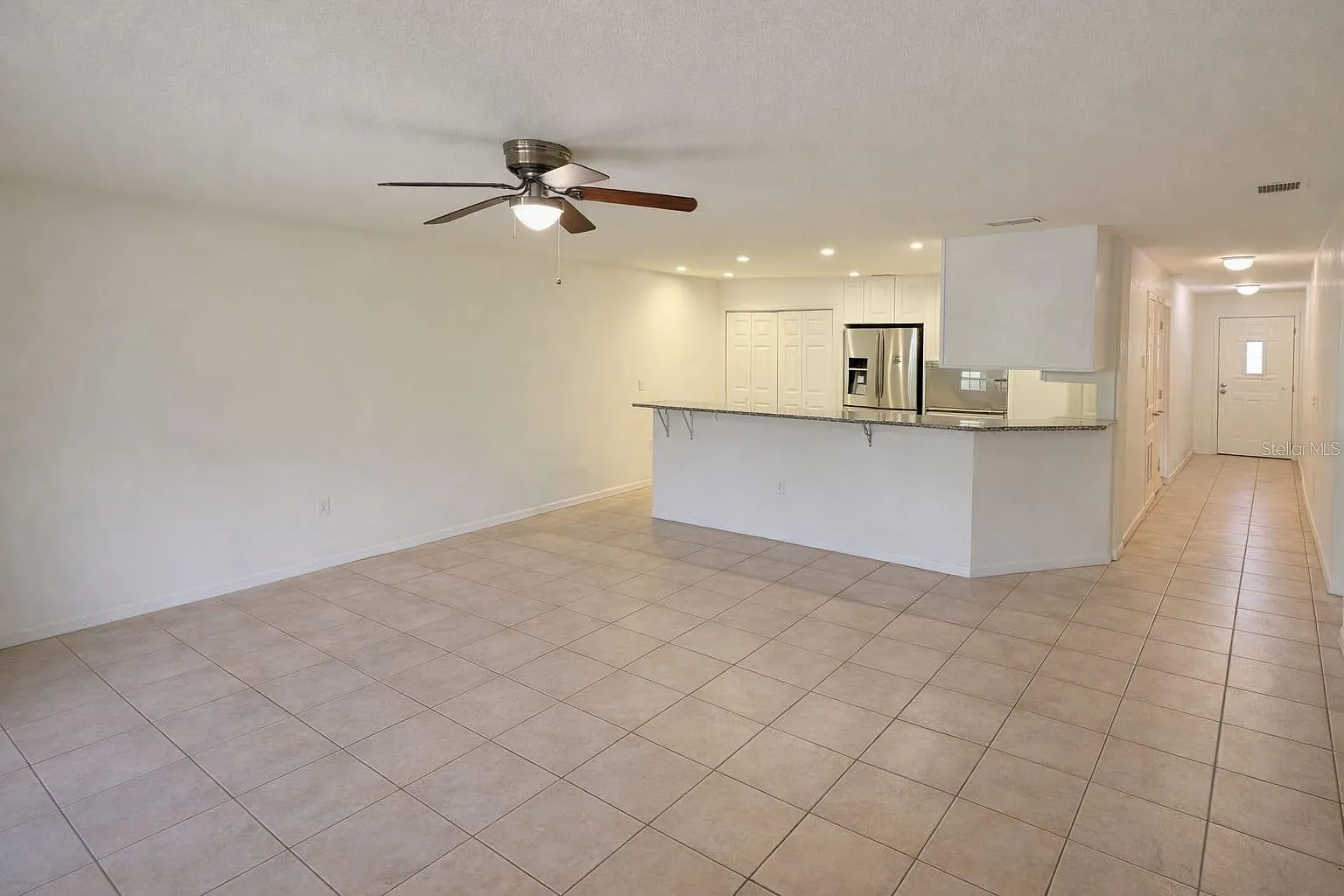 3 bed, 2.0 bath, 1430 sqft, $1,900 — Photo 2