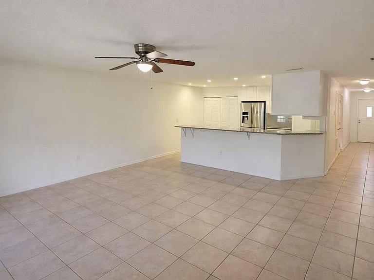 627 Bluebill Ct — Photo 2