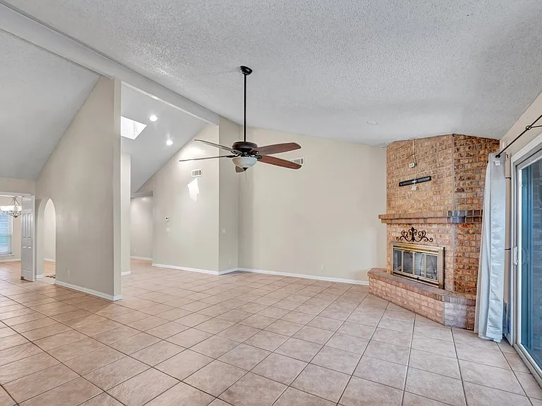 4202 Merrill Dr — Photo 11