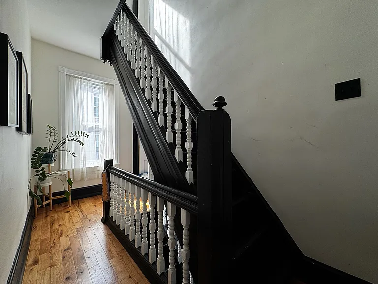 426 Tasker St — Photo 39