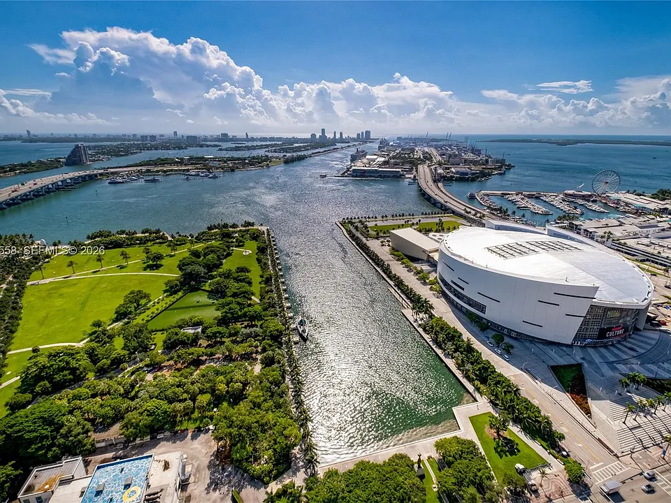 900 Biscayne Blvd #4403