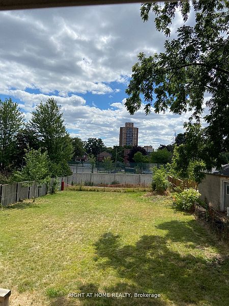 Toronto House for rent - 3 Bedrooms — photo 8